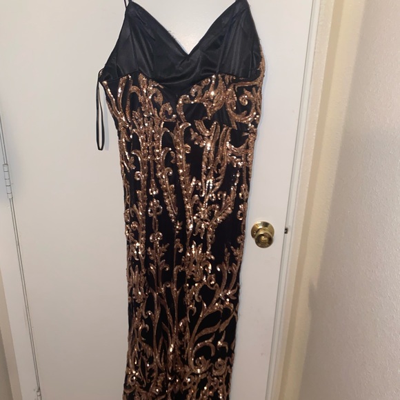 Prom dresses - Picture 3 of 3